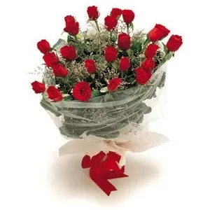 Ramo 24 Rosas Rojas - Comprar online en 