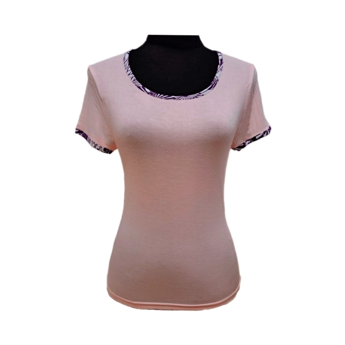 Camiseta Manga Corta Rosa con Cuello Estampado Morado